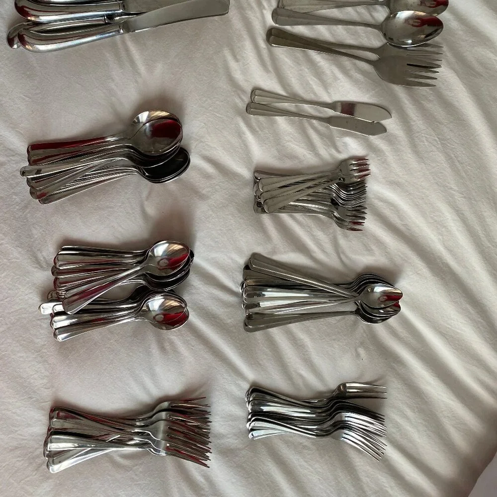 139 PIECE CAMBRIDGE STAINLESS FLATWARE